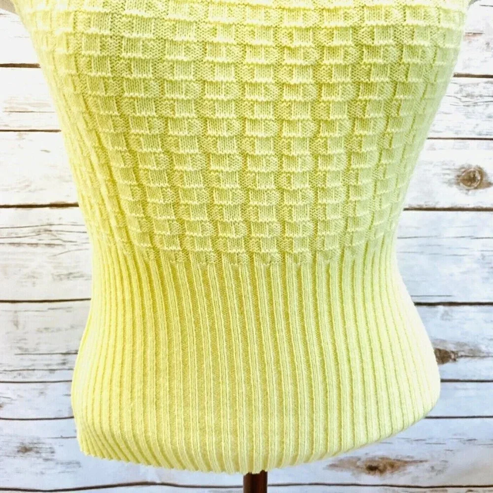 Women Sleeveless Pull Over 100% Acrylic Fiber Yellow Knitted Top Size Small  Qua - Picture 3 of 12